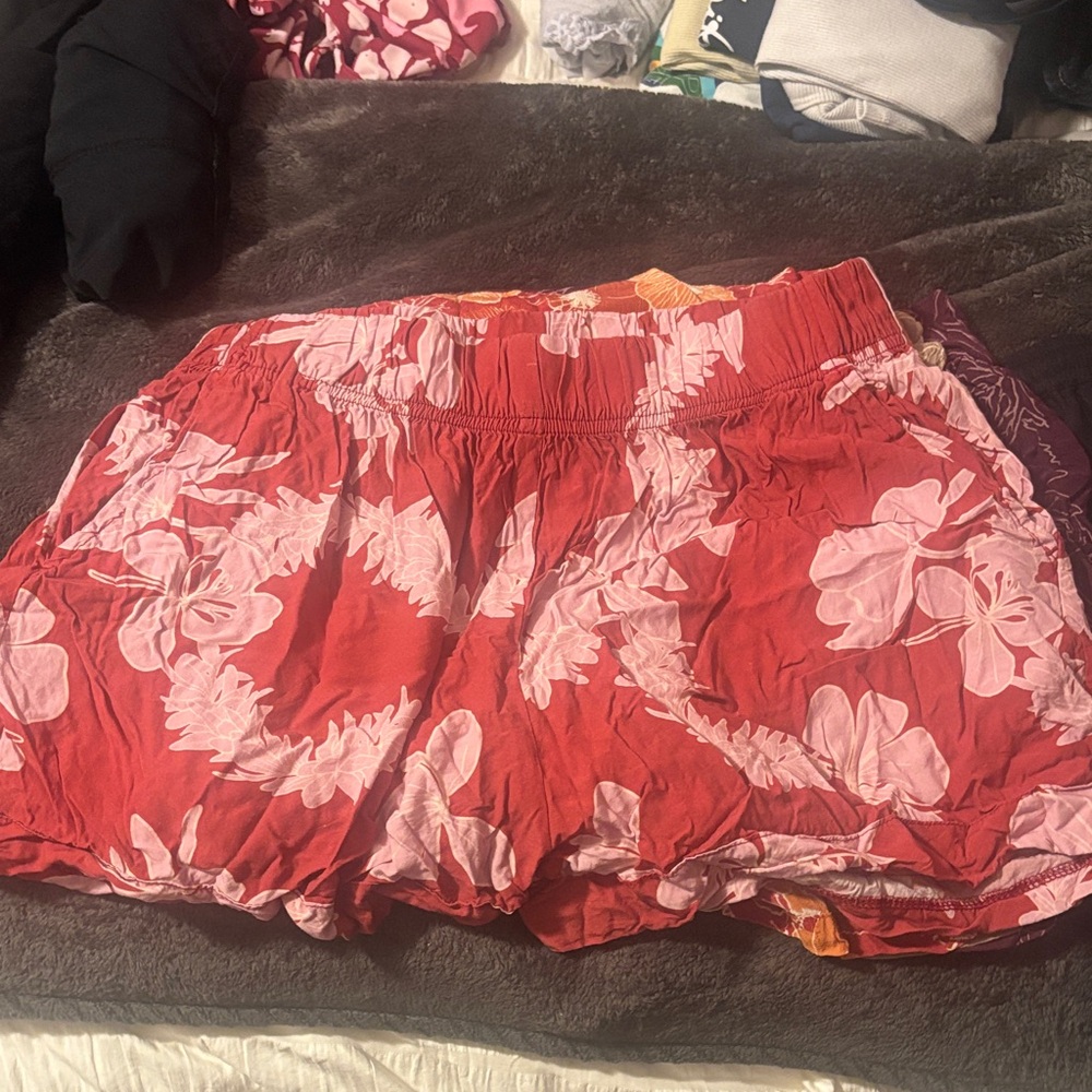 Women's Floral Red Cargo Shorts